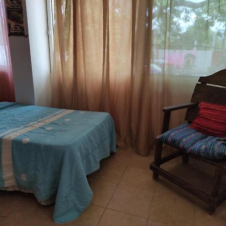Near Lake Hostal Bacalar Bilik gambar