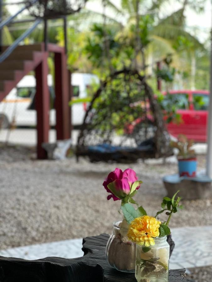 Near Lake Hostal Bacalar Luaran gambar