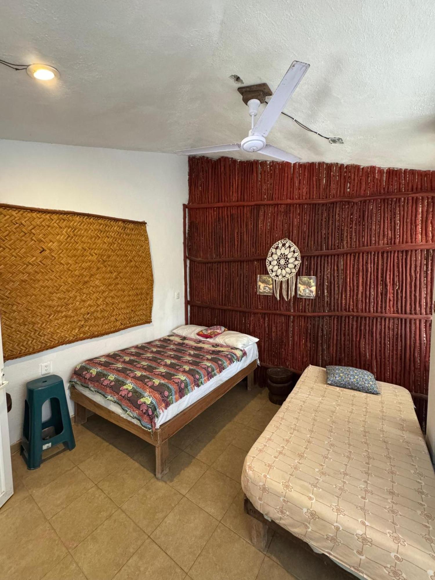 Near Lake Hostal Bacalar Luaran gambar